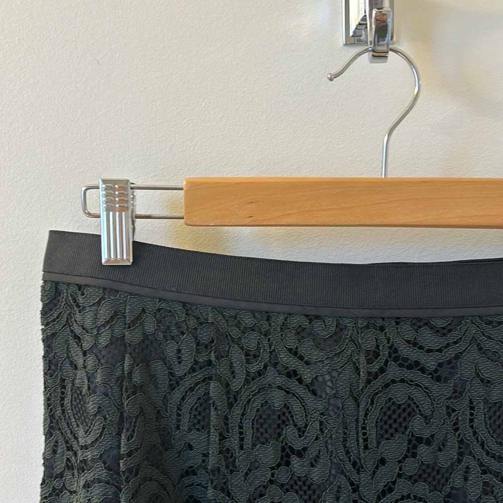 Beautiful HALLHUBER Dark Green Lace skirt, Sz 10. European brand. - Picture 3 of 11
